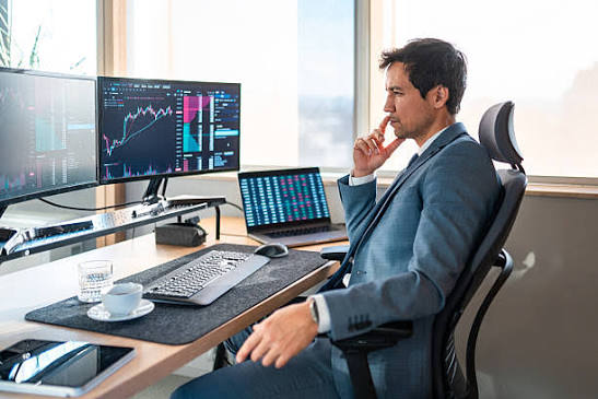 Vellumeu Traders Navigate Sharp Market Swings with Greater Confidence